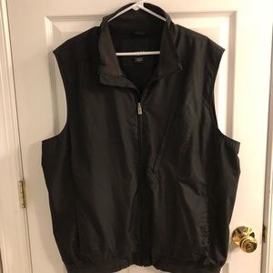 Izod XFG Zip-up Golf Vest - XL